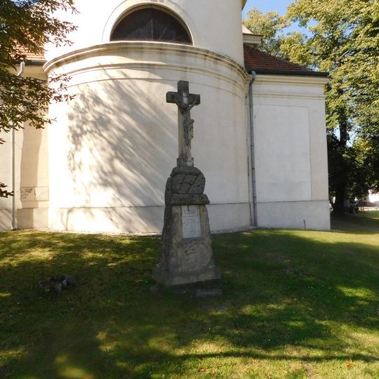 Kříž u kostela svatého Jakuba Většího v Kounicích