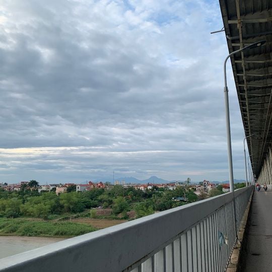 Thăng Long Bridge