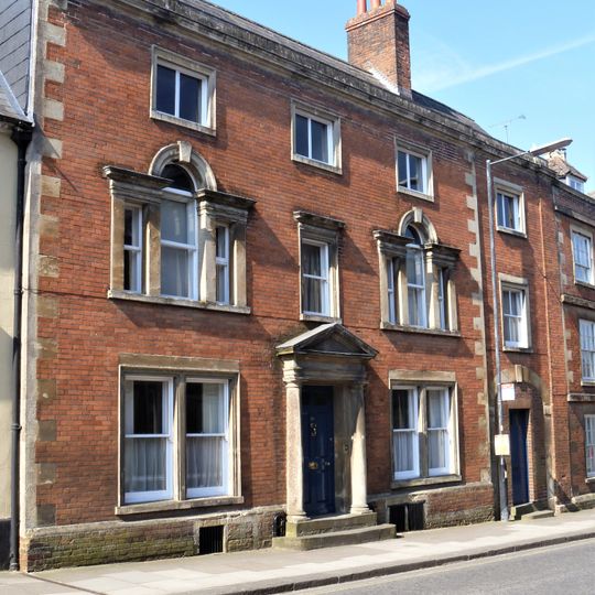 33 And 33a, Long Street