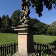 Sloup se sochou Panny Marie Immaculaty