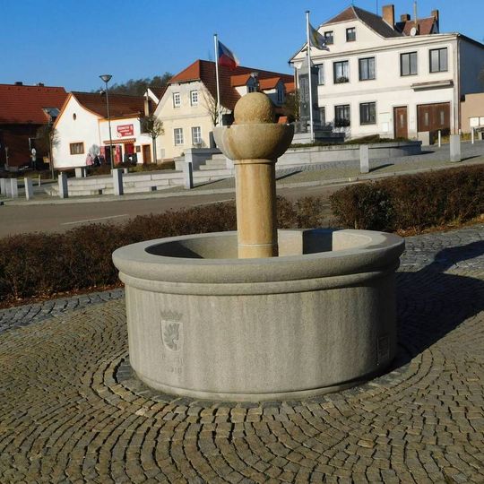 Kašna na náměstí v Pyšelích