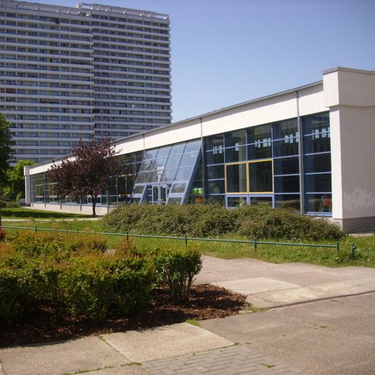 Schwimmhalle Helene-Weigel-Platz "Helmut Behrendt"