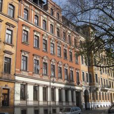 Mietshaus in geschlossener Bebauung Pestalozzistraße 3