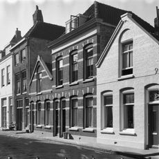 Huis met rechte gevel