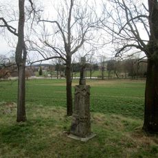 Kříž severozápadně od Hradešic