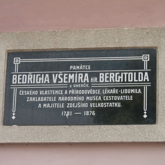 Pamětní deska Bedřicha Všemíra v Tučapech