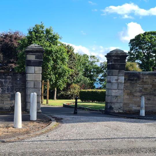 Kirkcaldy, Ravenscraig Park, North-west Gate And Gatepiers