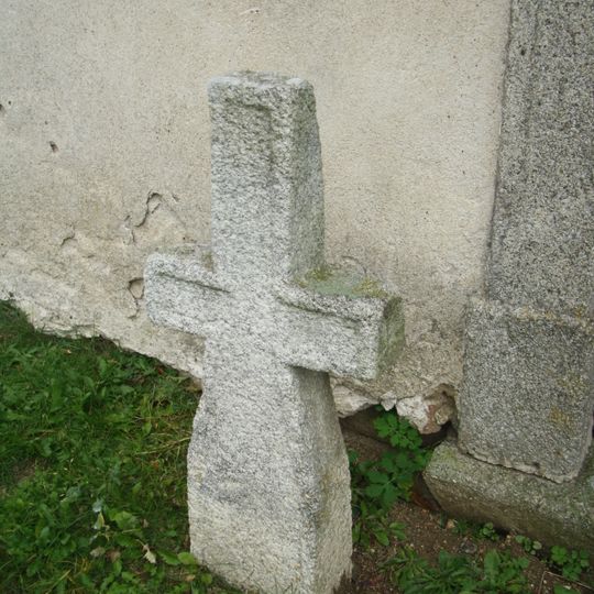 Větší smírčí kříž na hřbitově ve Stříteži