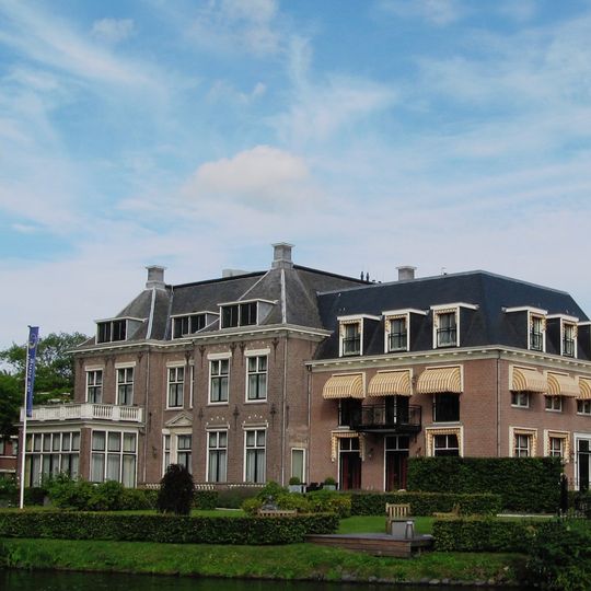 Huize Arentsburgh: buitenplaats complex