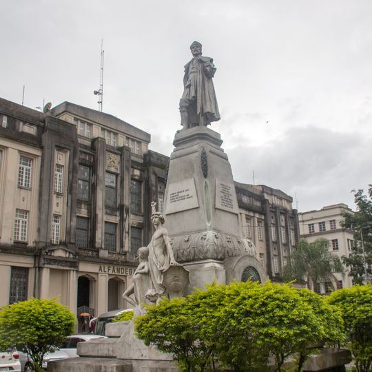 Monumento Braz Cubas