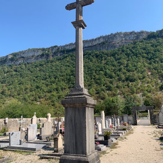 Cemetery cross of Serrières-de-Briord