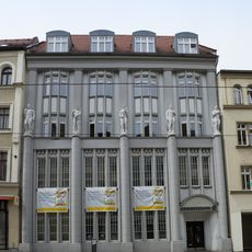 Commerzbank; Löbauer Bank in geschlossener Bebauung Berliner Straße 53