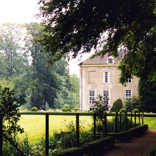 Oolde: historische tuin- en parkaanleg behorende tot de buitenplaats huis oolde