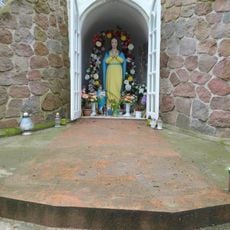 Lourdes Grotto, Užluobė