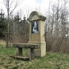 Kaplička XIII. zastavení křížové cesty u Lobendavy