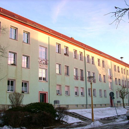 Mehrfamilienhaus der Wohnanlage Westrandbebauung Am Stadtrand 3a, 3b, 3c
