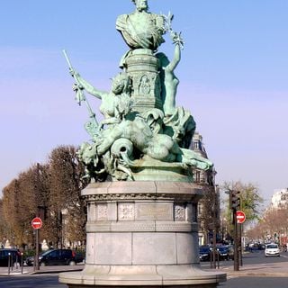 Monument à Francis Garnier