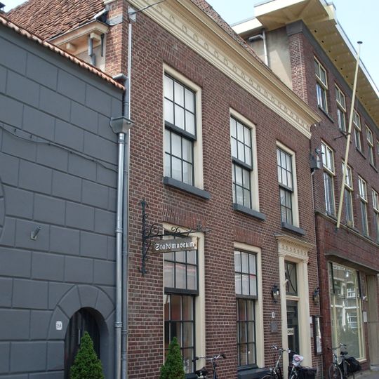 House with simple cornice