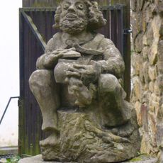 Socha vodníka u Oparenského mlýna