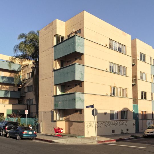 Jardinette Apartments