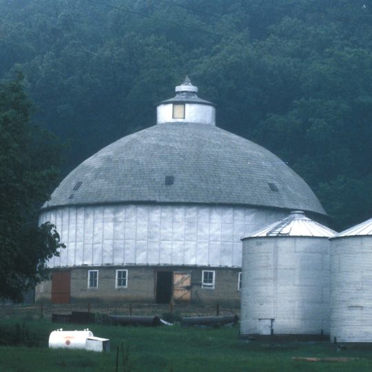 Round Barn, Millville Township