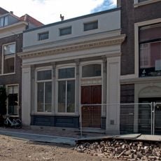 Voormalig tuinhuis in de stijl van het Neo-Classicisme