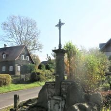 Kříž poblíž domu 217 v Doubici