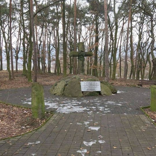 Pomník padlým v bitvě 1813 na společném hrobě u Přestanova