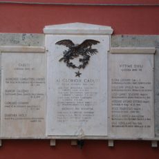 Lapide commemorativa ai caduti di Cervo