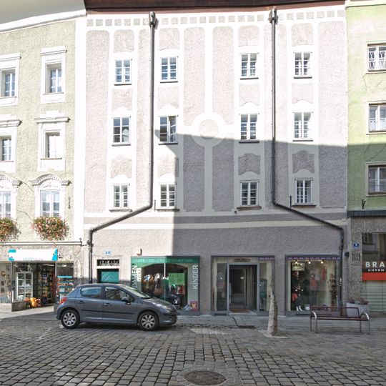 Wohn- und Geschäftshaus