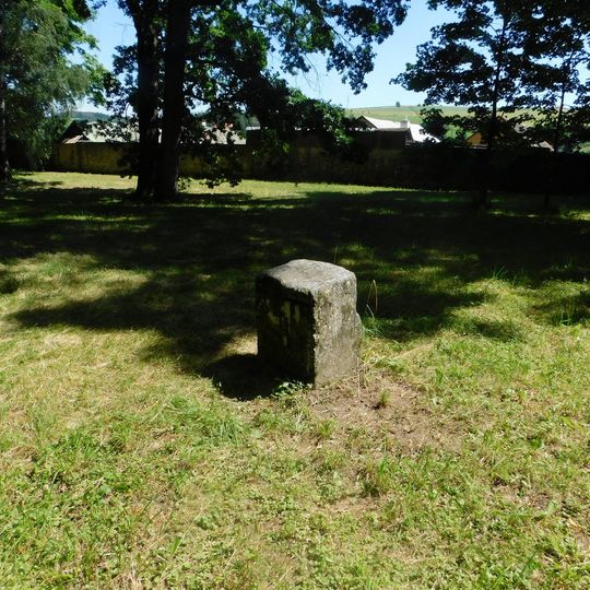 Podstavec v zámeckém parku v Brtnici