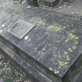Grave of Dumas