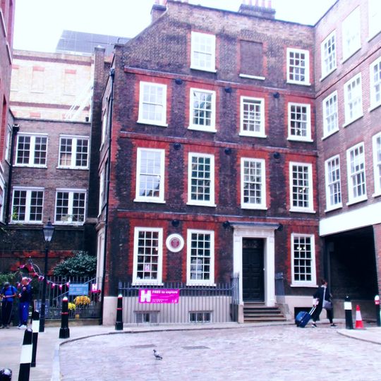 28-33, Cadogan Place Sw1