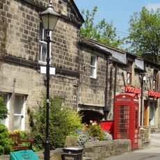 K6 Telephone Kiosk Adjacent To The Old Kings Arms Public House