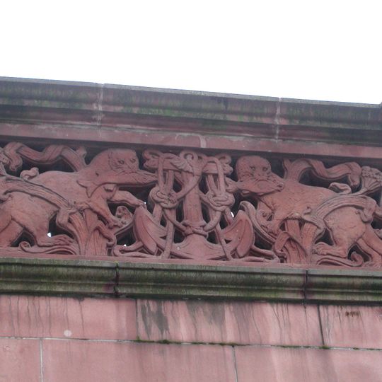 Plastic decoration of the Lessingbrücke