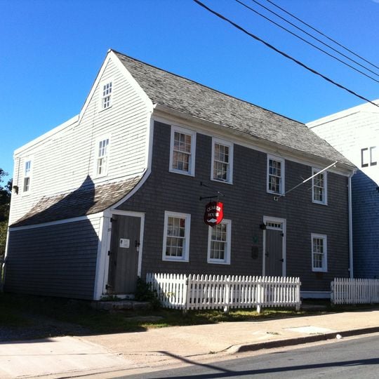 Quaker Whaler House
