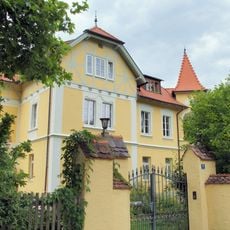 Villa, sogenanntes Gelbes Haus