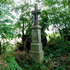 Kříž u silnice mezi Hořicemi a Hrozněticemi