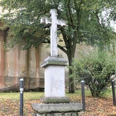 Kříž u cesty ke kostelu v Ořechu