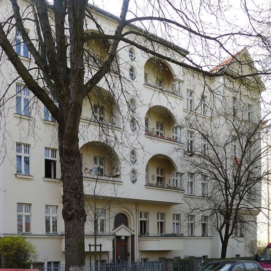 Mietshaus Rheingaustraße 19