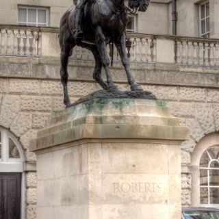 Equestrian statue of Earl Roberts