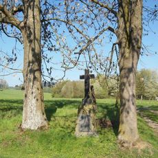 Kříž u cesty východně od Hory Svatého Václava