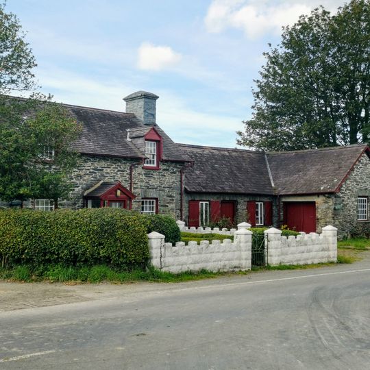 The Smithy House/ Yr Hen Efail