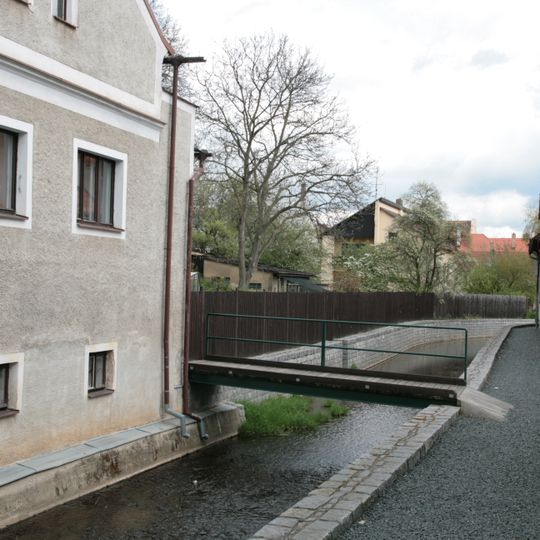 Lávka přes Zubřinu východně od Chodské ulice