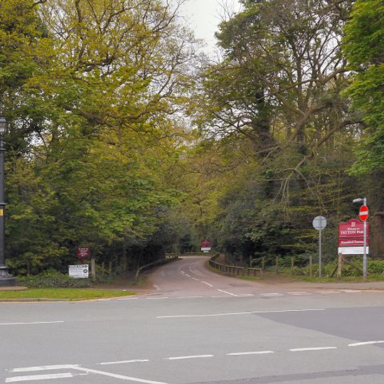 Lamp post at the junction of Mereheath Lane and Knutsford Drive
