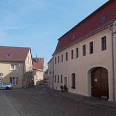 Ackerbürgerhaus in geschlossener Bebauung Oschatzer Straße 2