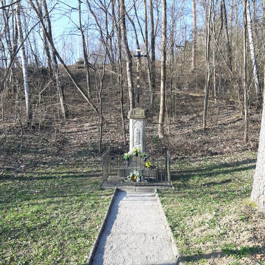 Kříž v Lázeňském parku v Luhačovicích