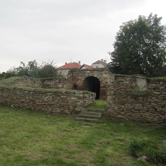 Tvrz Kralice nad Oslavou