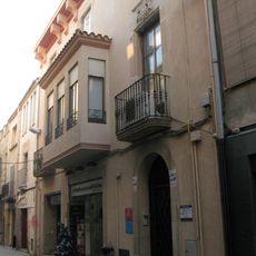 Building in carrer Corró, 23-25
