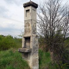 Jižní boží muka ve Smečně u silnice na Slaný